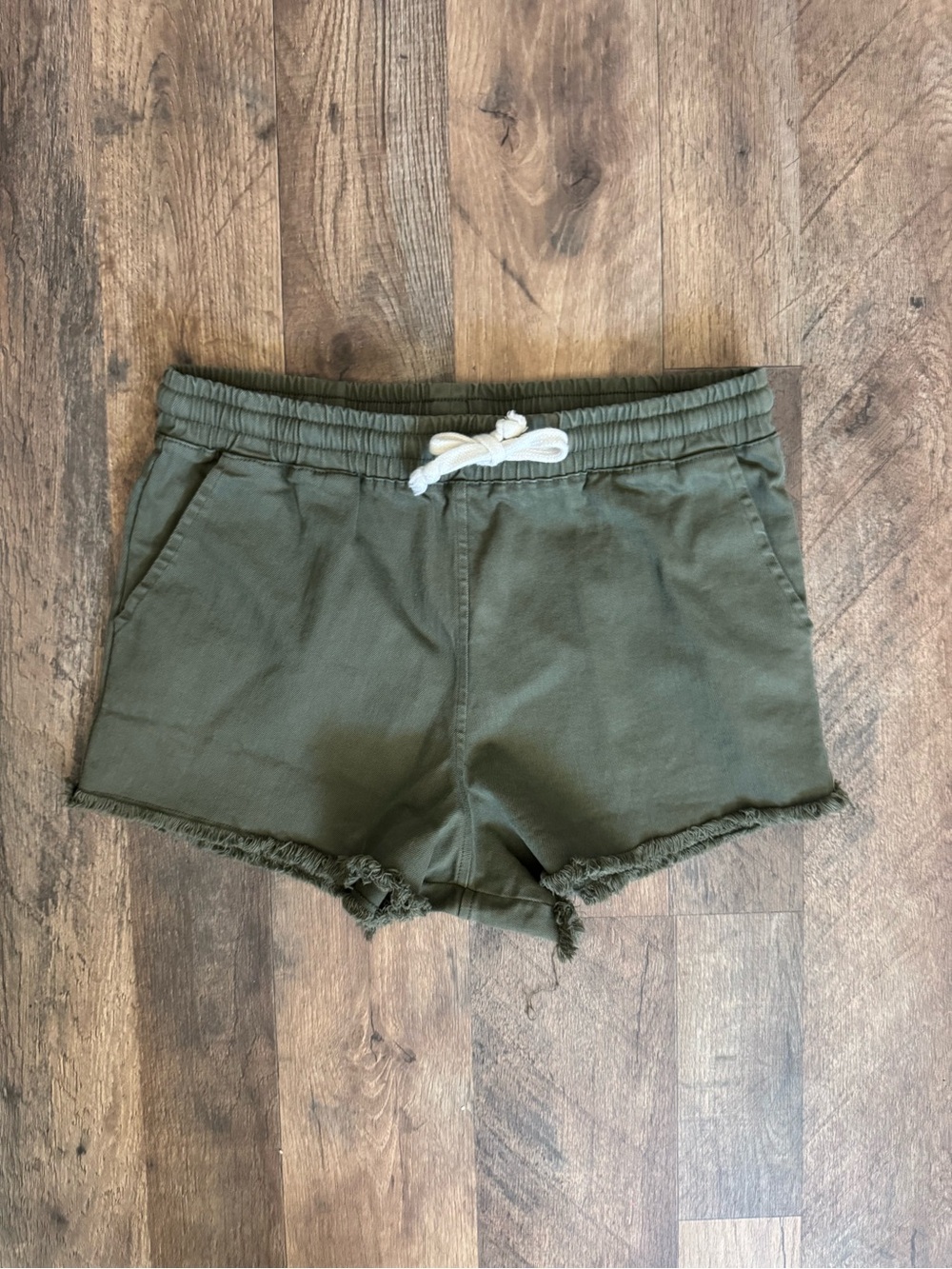Double Zero Women’s Shorts Size Small Olive Green Drawstring Frayed Hem Casual
